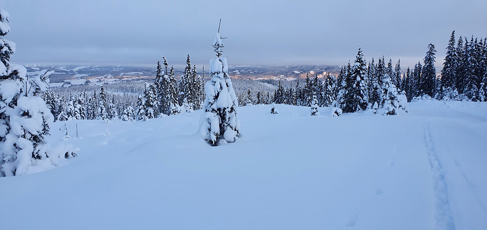 Litt nedenfor Kinna fikk jeg flott utsikt ned mot Lillehammer