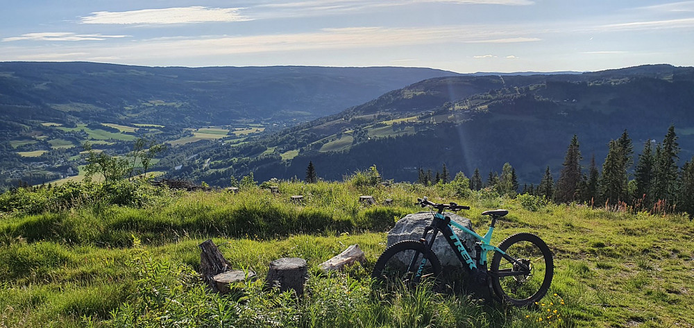 Flott utsikt fra der stien fra Balberg gård kommer opp