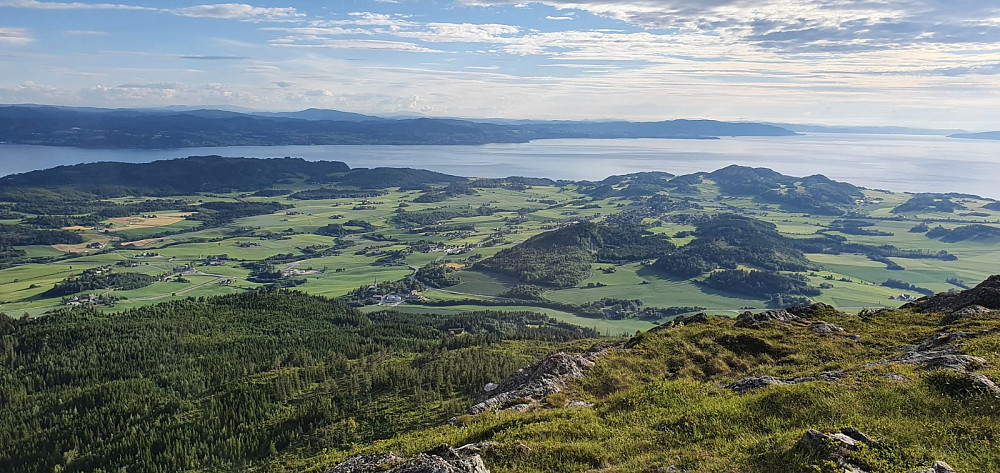 Utsikt ned mot E6 og sørover
