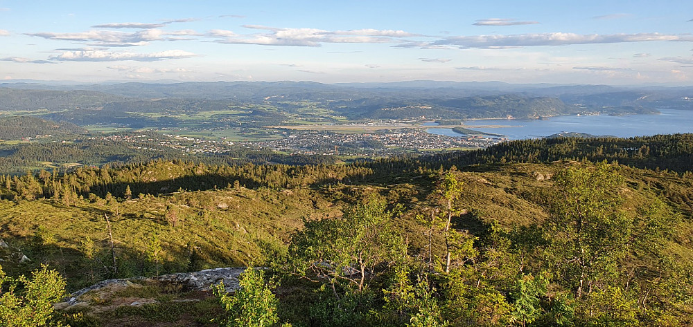 Utsikt fra toppen og ned mot Stjørdal