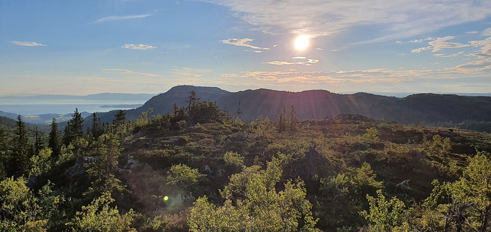 Utsikt opp mot Forbordsfjellet hvor vi campet for natten