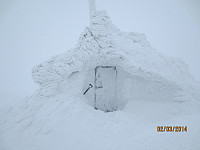 Har aldri sett hytta med så mye snø på taket her før