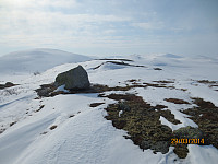Mot toppen av Vassmillomhøa med Krusgrav til venstre i bakgrunnen