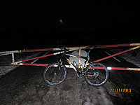 Pga av vanskelige sykkelforhold tok turen lengre tid enn antatt, og siste biten gikk i mørke.