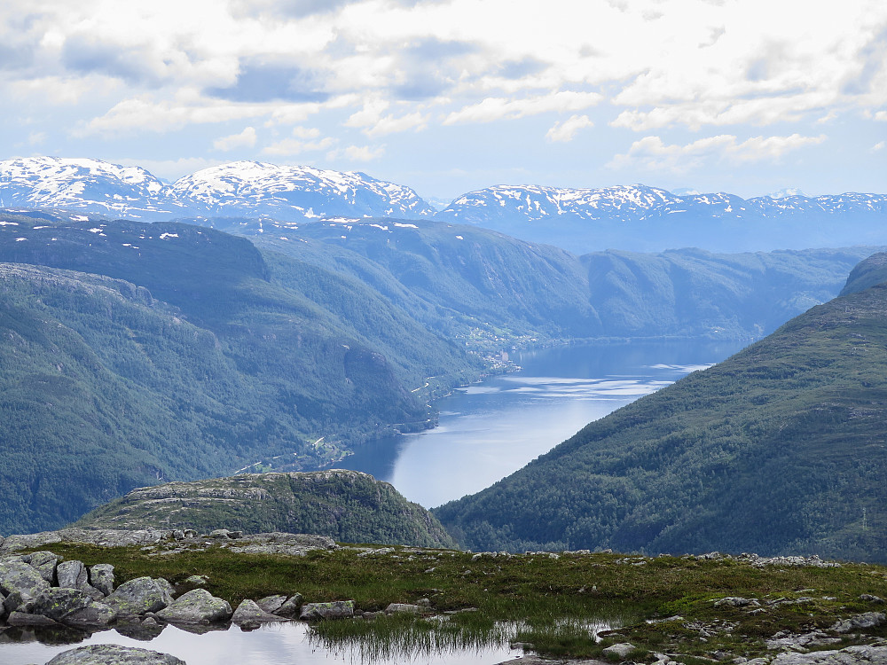 Utsikt mot Vaksdal og Veafjorden