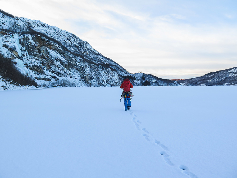 Fint å vandre over Nervatnet