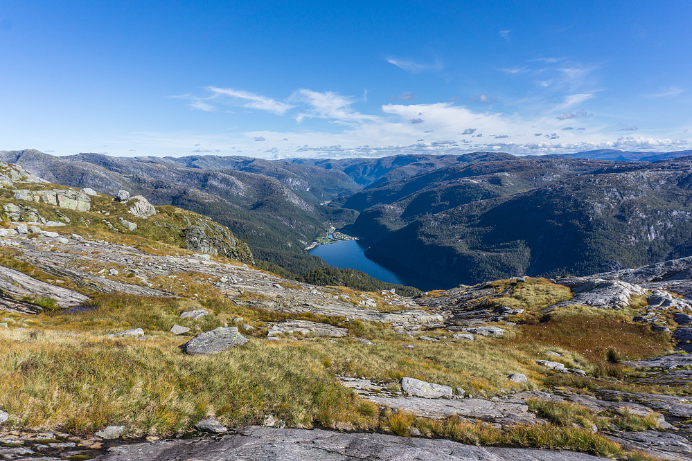 Nydelig utsikt mot Mofjorden inn mot Mo.