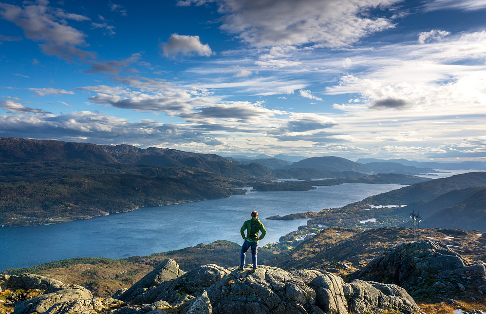 Flott utsikt over Samnangerfjorden fra Sauafjellet