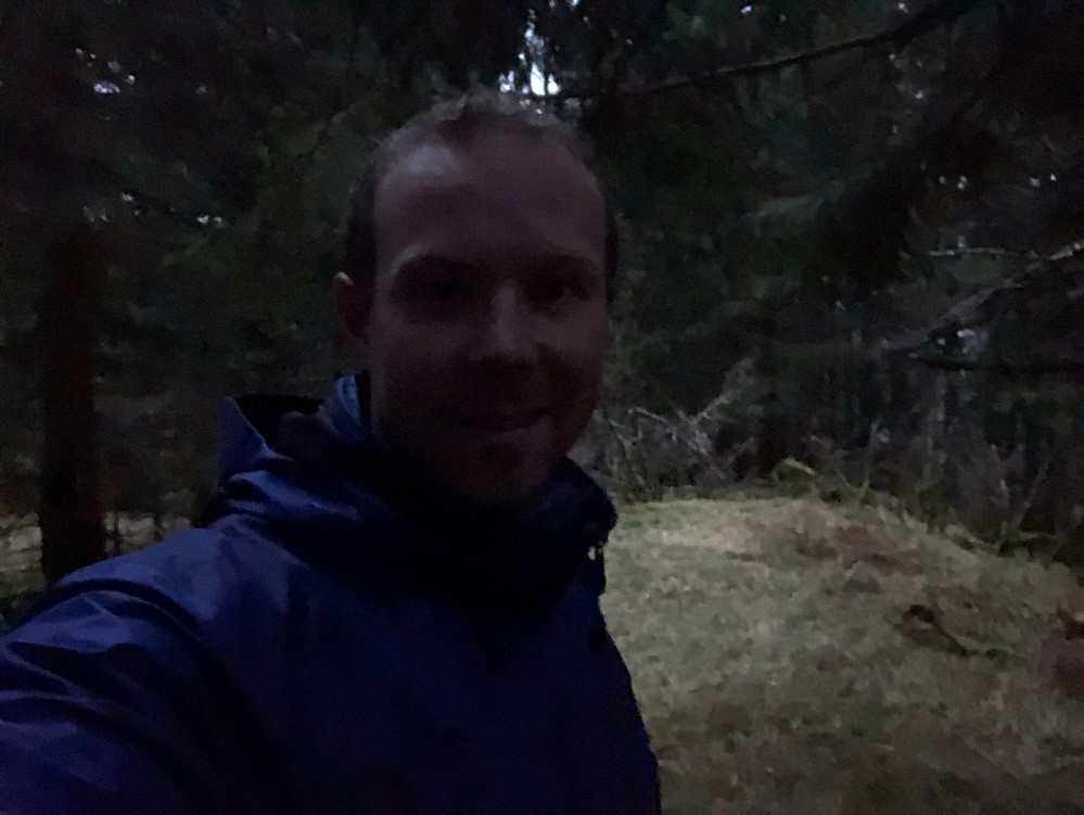 En noe uklar fjellfie på toppen