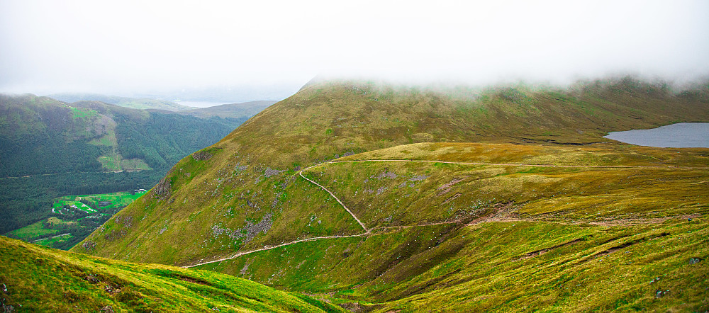 I hjertet av ekte skotsk høyland. Turen til Ben Nevis byr på utsikter mot frodig og fargerikt landskap.