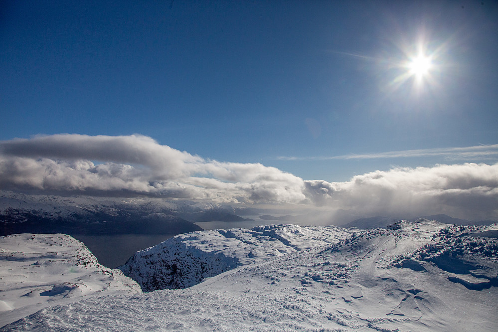 Utsikt over Hardangerfjorden fra Karaldenuten