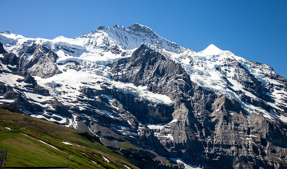 Jungfrau (4158 moh). Denne toppen skulle jeg også stå på bare to måneder senere.