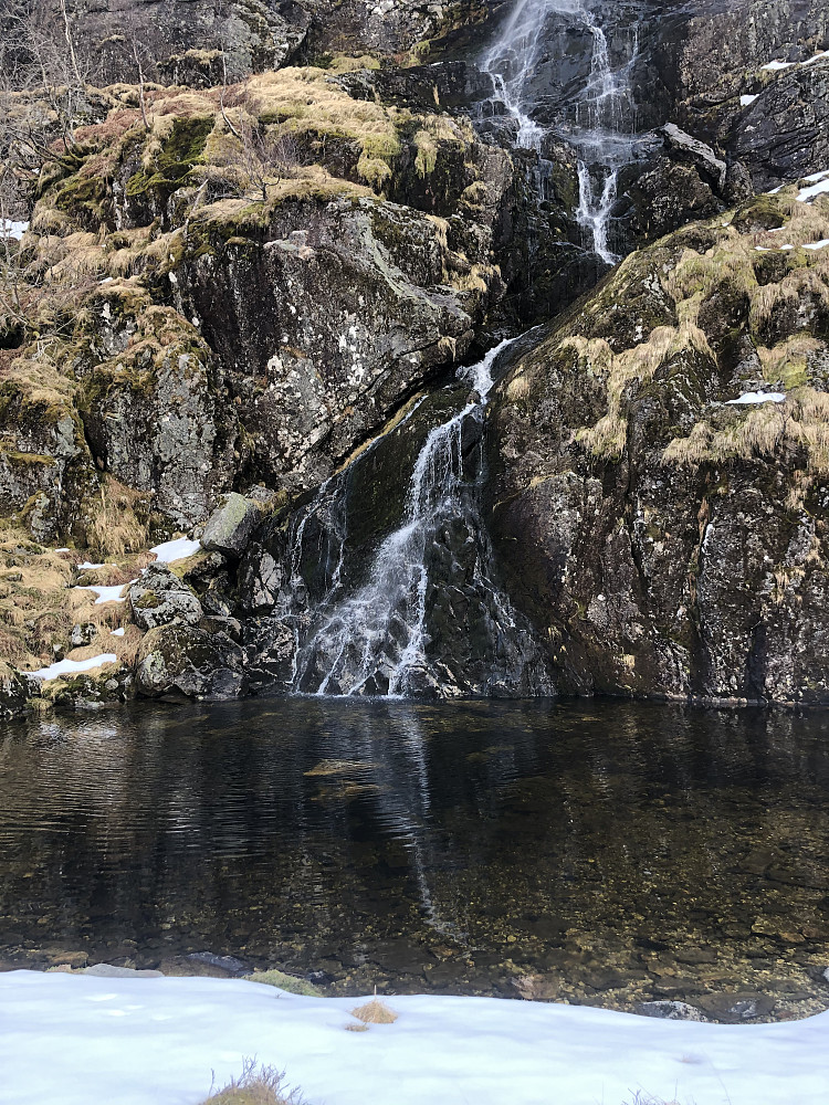 Flott badekulp. Får passe på å ikke markedsføre dette området for mye. Plutselig er dette en yndet "Instagram-spot". 