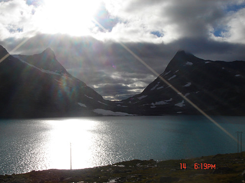 Falketinden og Hjelledalstinden i kveldslys