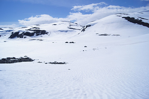 Fremdeles mye snø i fjellet. Skulle jeg valgt ski?