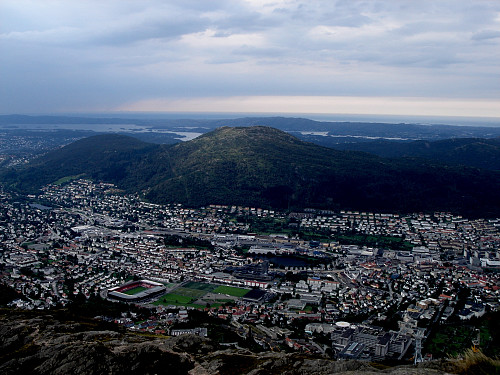 Utsikten mot Bergen by fra Ulriken vil alltid forbli et enestående syn
