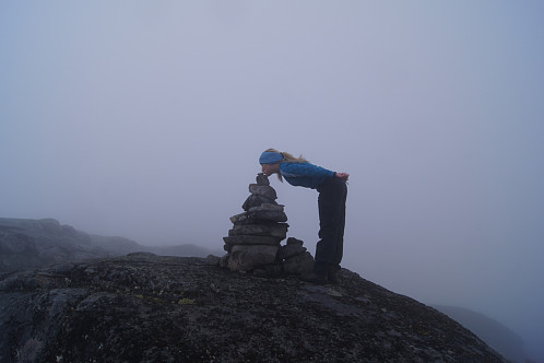 Sigrid på sin første 2K topp. Slettmarkkampen 2032 moh. 