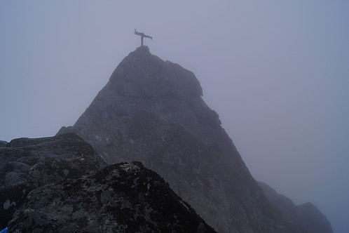 Sigrid på toppen av Slettmarkpiggen 2164 moh