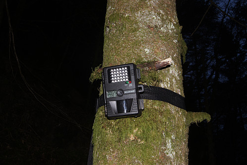 Jeg tror det er en slags sensor eller et kamera som brukes i forbindelse med jakt når man skal observere dyr