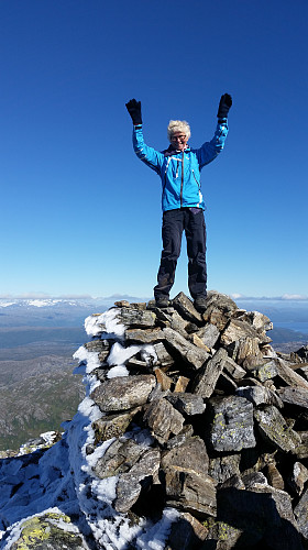 Da er jeg på toppen av Brurskanken 1447 meter over havet.