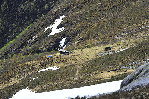 Stølstufter og jakthytte på Lindvikdalen.