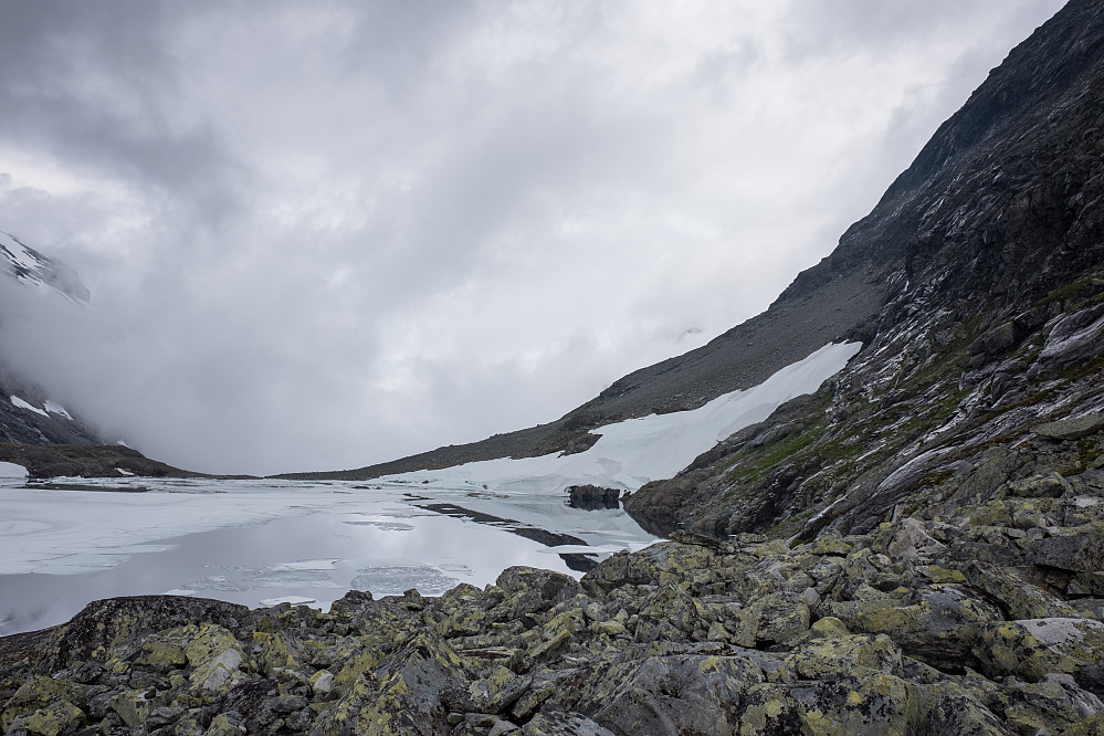 Snøfonnen ved Tredjevatnet kommer til syne