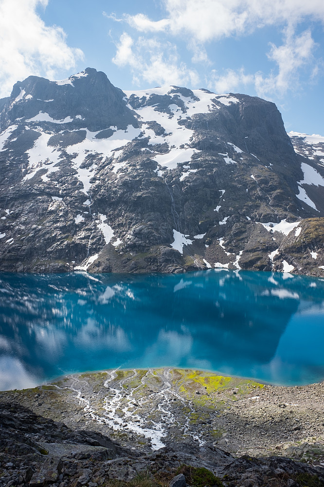 Flott blåfarge på Andrevatnet