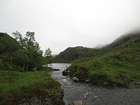 Elven fra Storavatnet måtte vades.