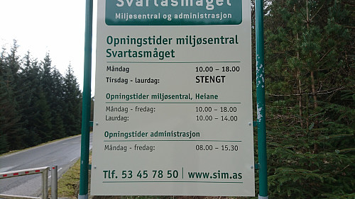Åpningstiden er grei å bite seg merke i.)