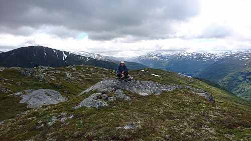 På toppen av Midnuten, 1055 moh.