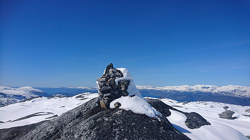 Toppen av Ruklehaugnuten, 1268 moh.
