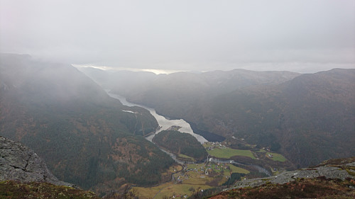 Utsikt ned mot Myster fra Storfjellet (630 moh).