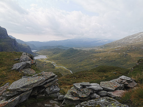 Utsikt ned Steinskvanndalen fra nedre del av Skukkane (800 moh).