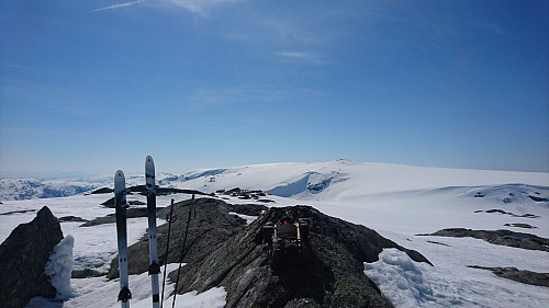 Toppen av Pkt 1488, utsikt sør mot Holmaskjer.