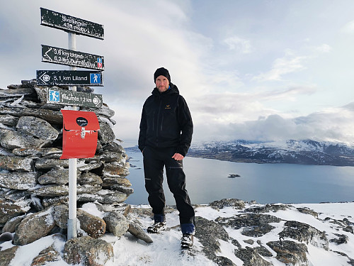 Undertegnede på toppen av Svellingen, 439 moh.