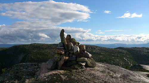 Toppen av Bryggefjellsnuten, 812 moh.