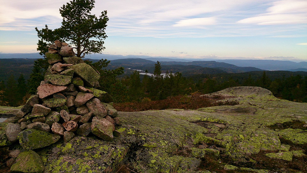Fin utsikt fra toppen, her mot nordvest.