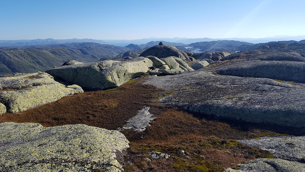Utsikt mot "mine" Telemarksfjell: Gaustatoppen, Vindegga og Brattefjell