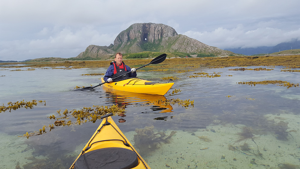Padling utenfor Torghatten.