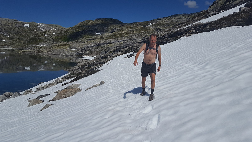 Snøflekker må man regne med i Stølsheimen i juli.