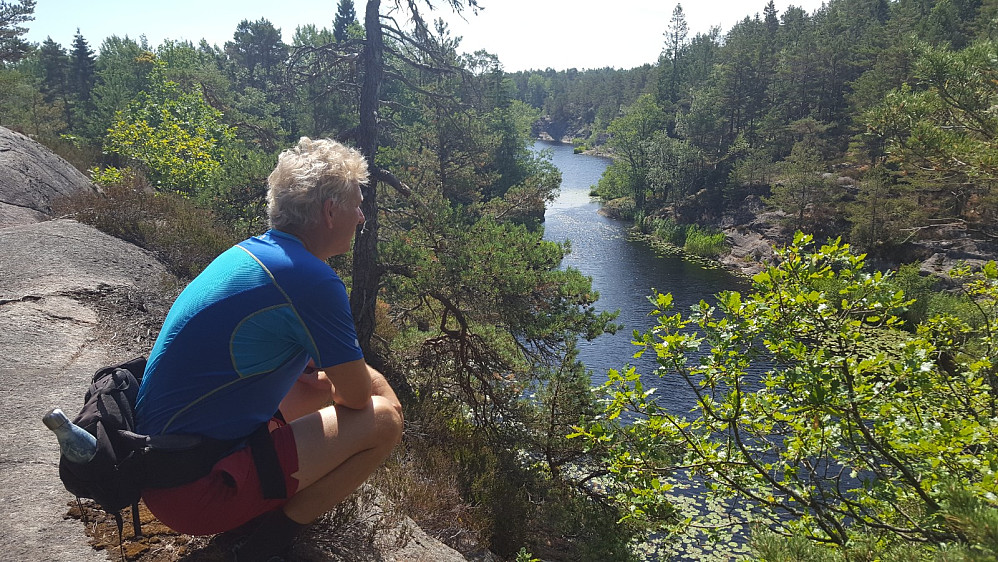 Utsikt mot sørøstre Åkvågvann.