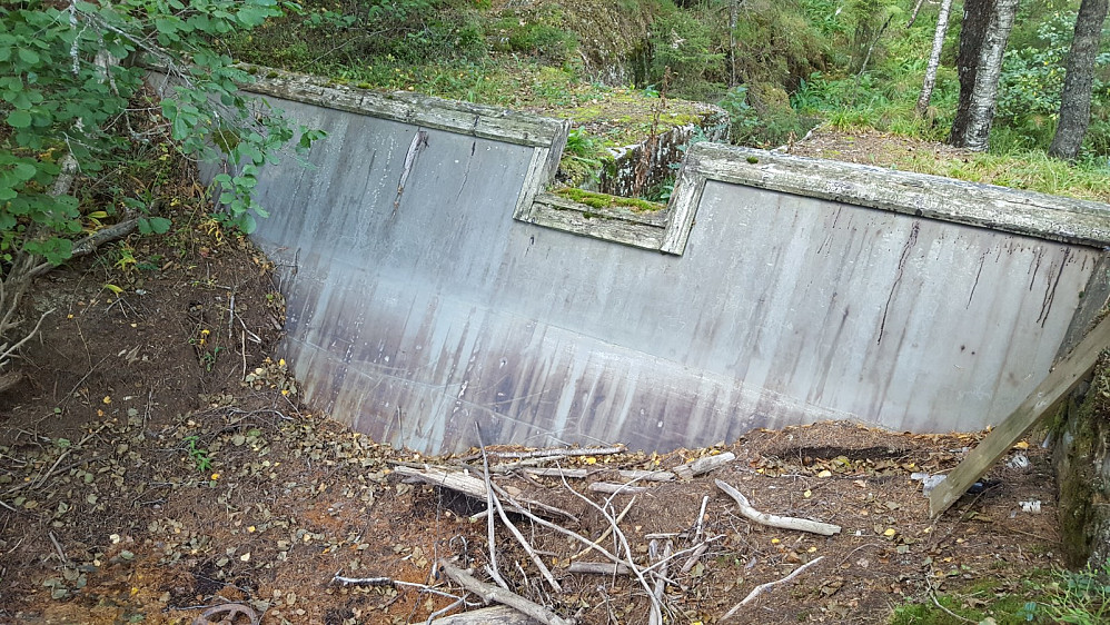 Nedtappet dam sett fra innsiden.