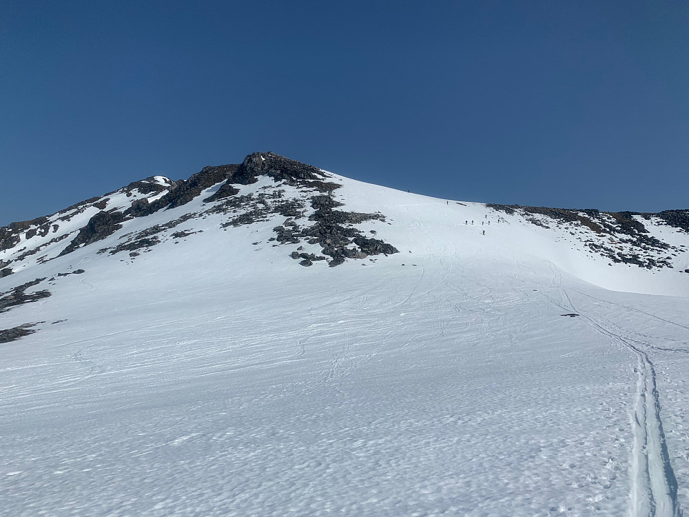 Heading towards the summit