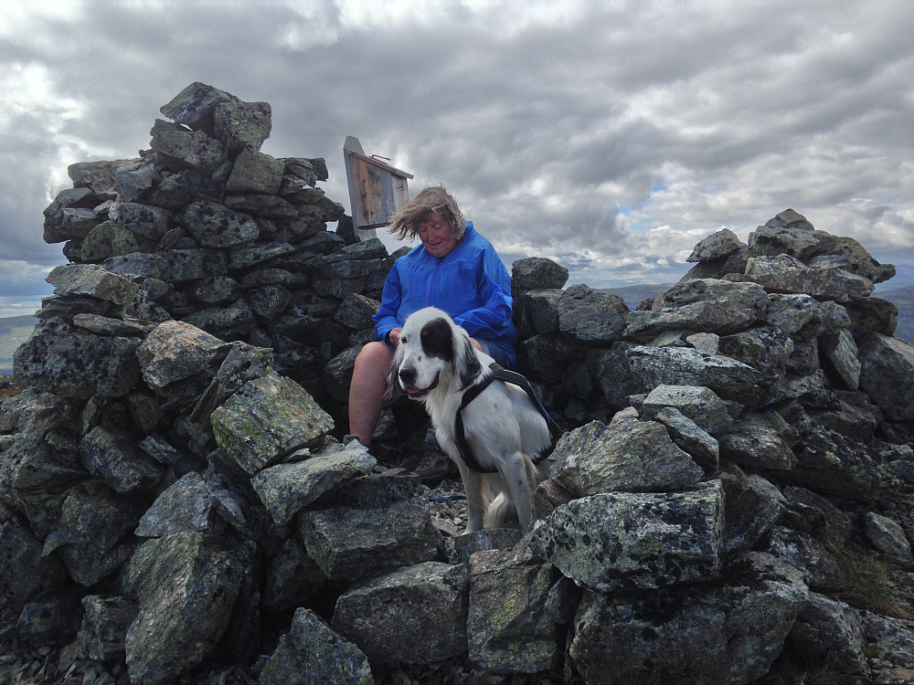 Sigrid og Trym på toppen i vinden