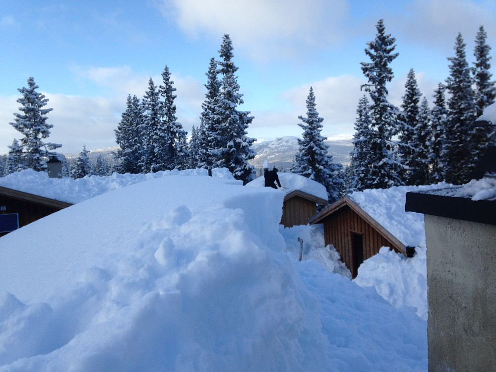 Mye snø på annekset