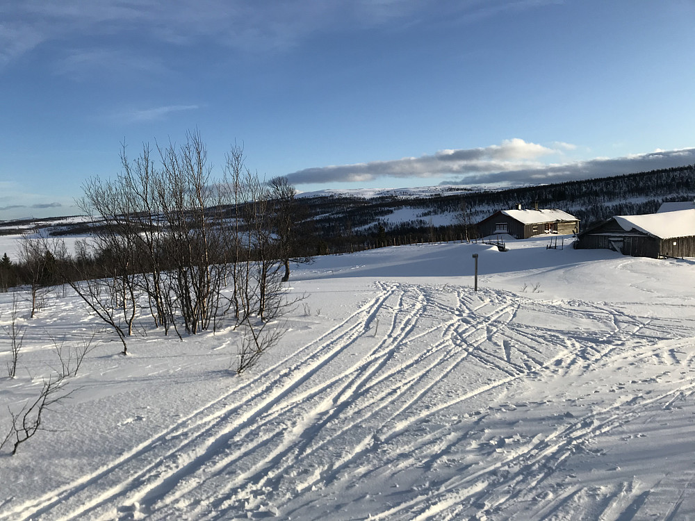 Kvisbergsetra. Vetafjellet bak. 