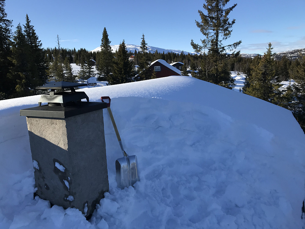Mye og tung snø