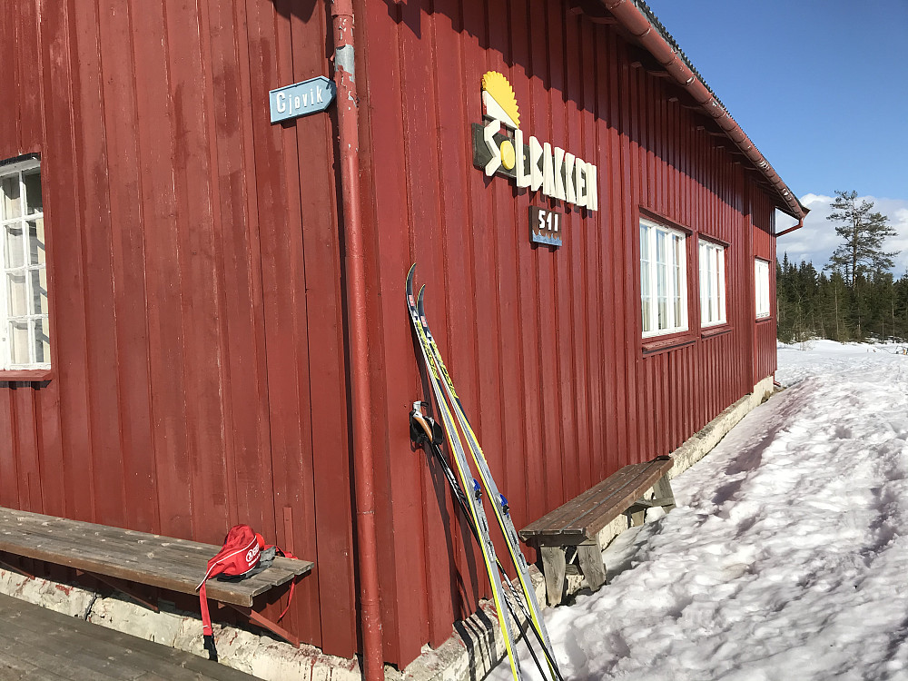 Satt litt i solveggen på Solbakken