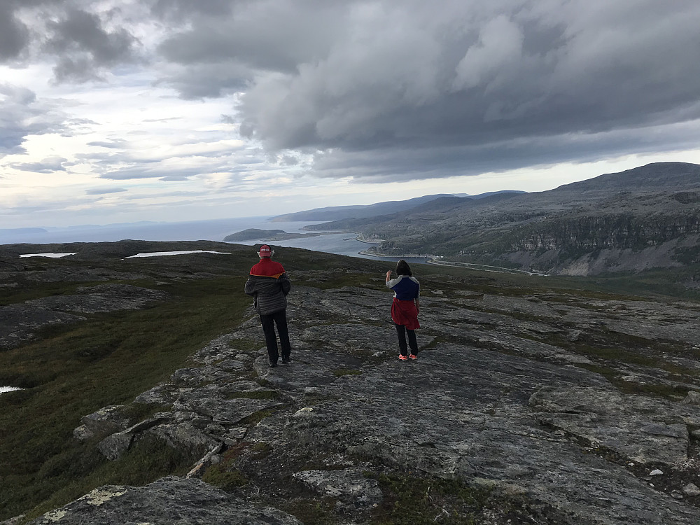 Ser ned mot Lillefjord