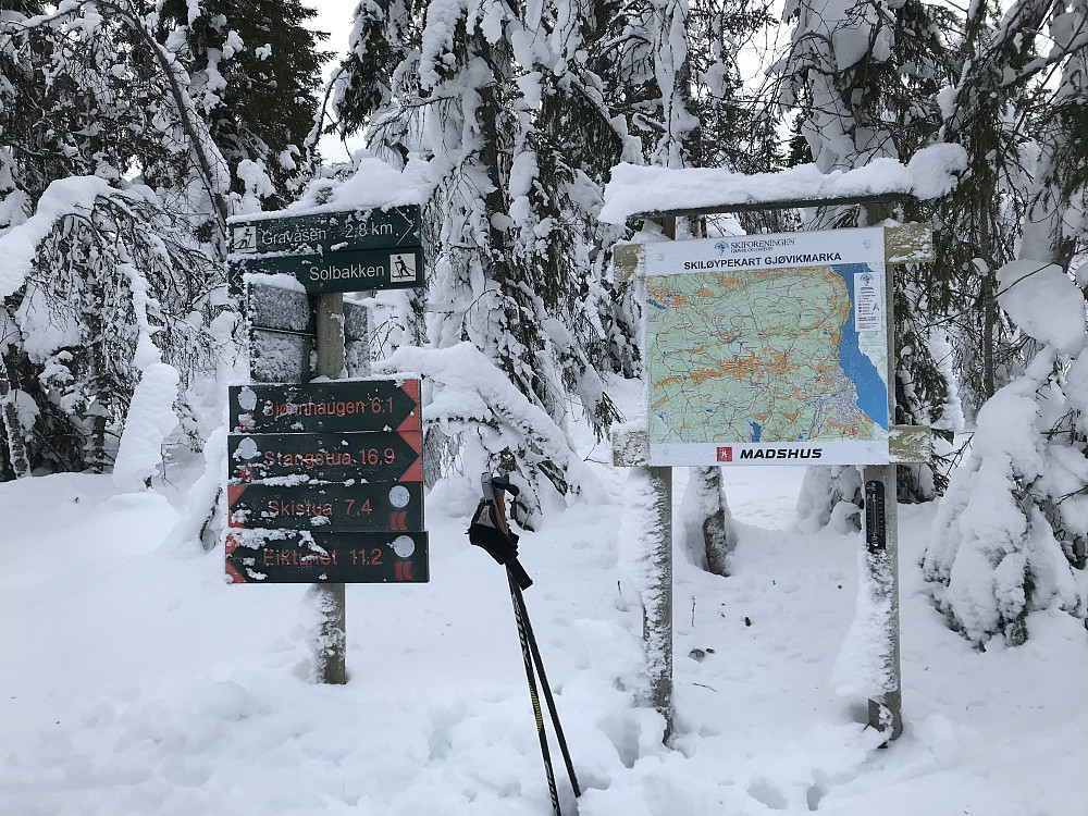 Løypekrysset ovenfor Solbakken